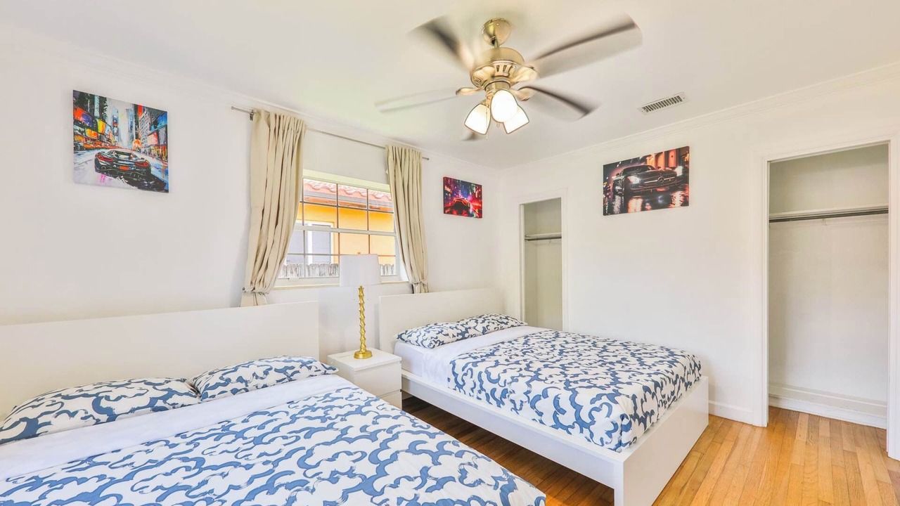 Photo of Bedroom in Downtown Hollywood