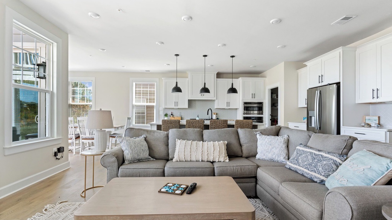 Photo of Livingroom in Bayside