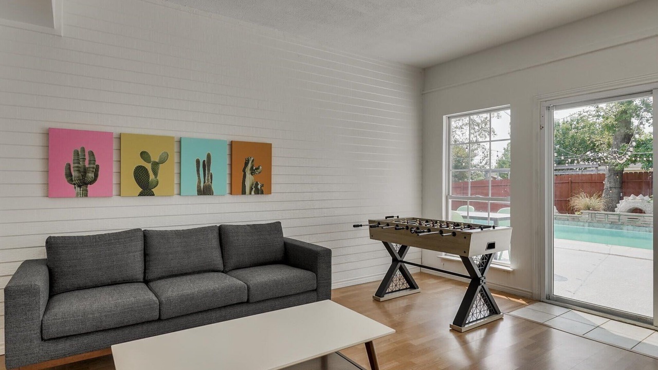 Photo of Livingroom in North Richland Hills