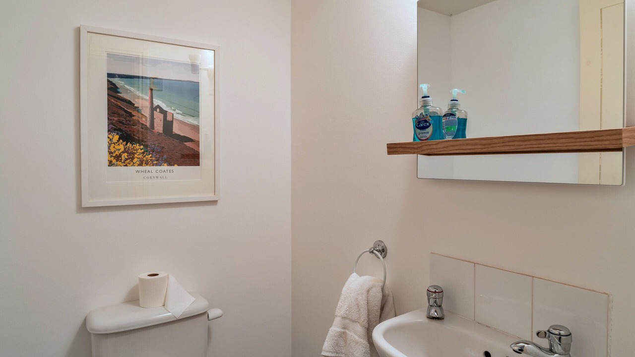 Photo of Bathroom in Portloe