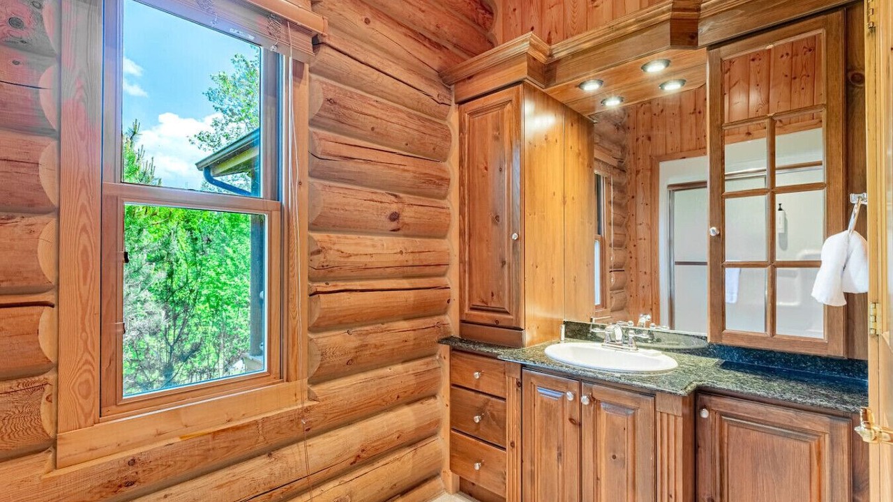 Photo of Bathroom in Fiddler Lake Resort
