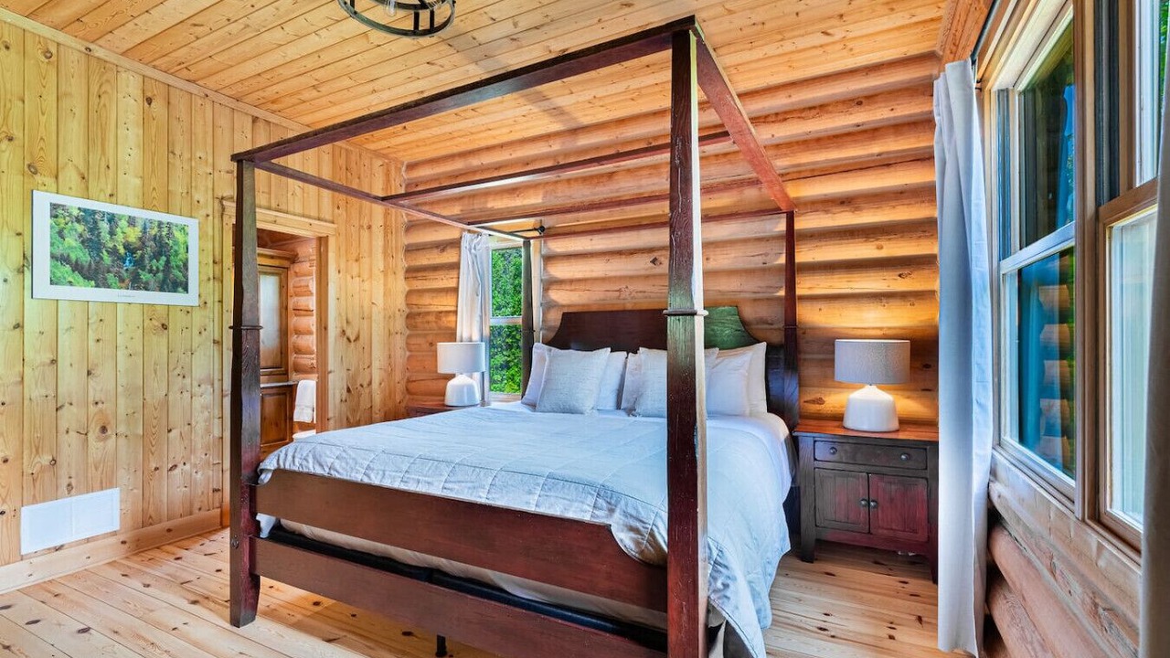 Photo of Bedroom in Fiddler Lake Resort