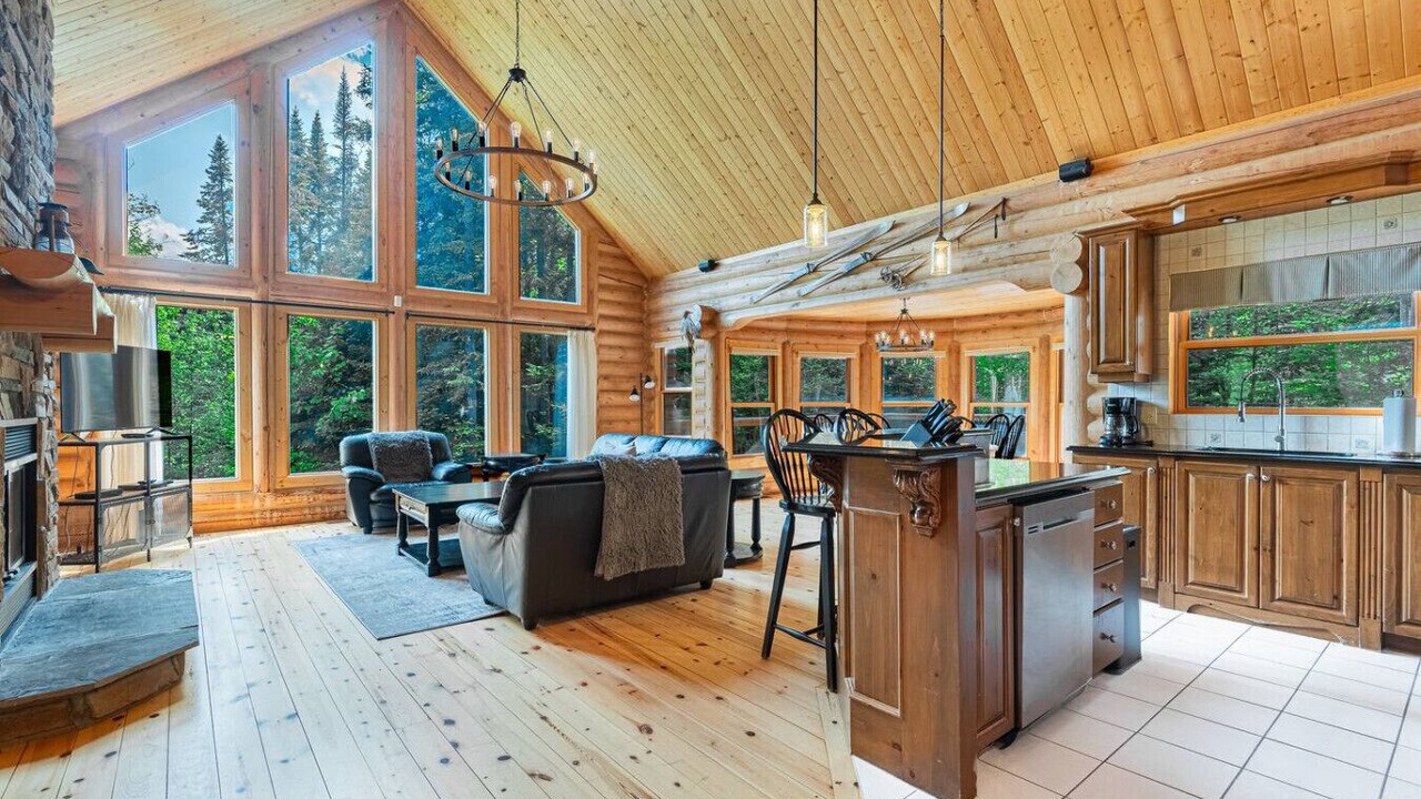 Photo of Livingroom in Fiddler Lake Resort