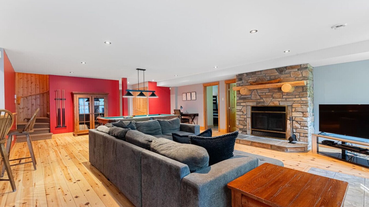 Photo of Livingroom in Fiddler Lake Resort