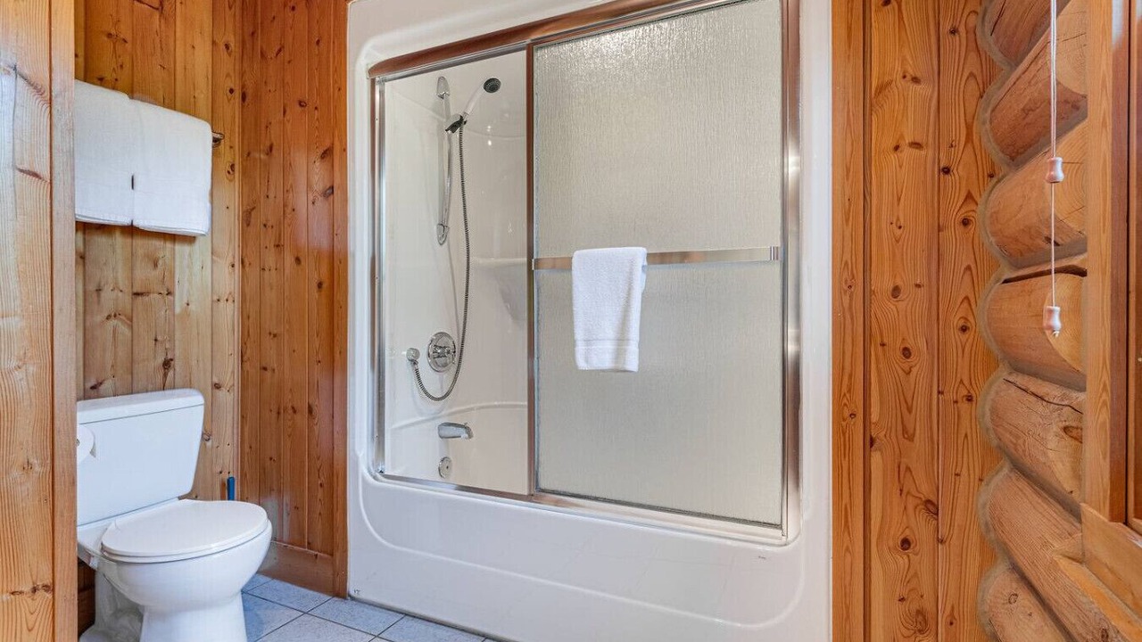 Photo of Bathroom in Fiddler Lake Resort