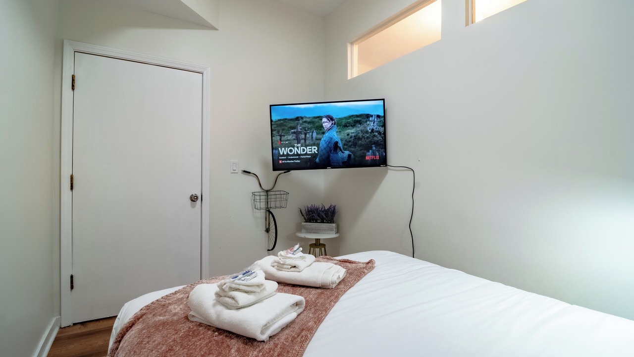 Photo of Bedroom in Rush and Division