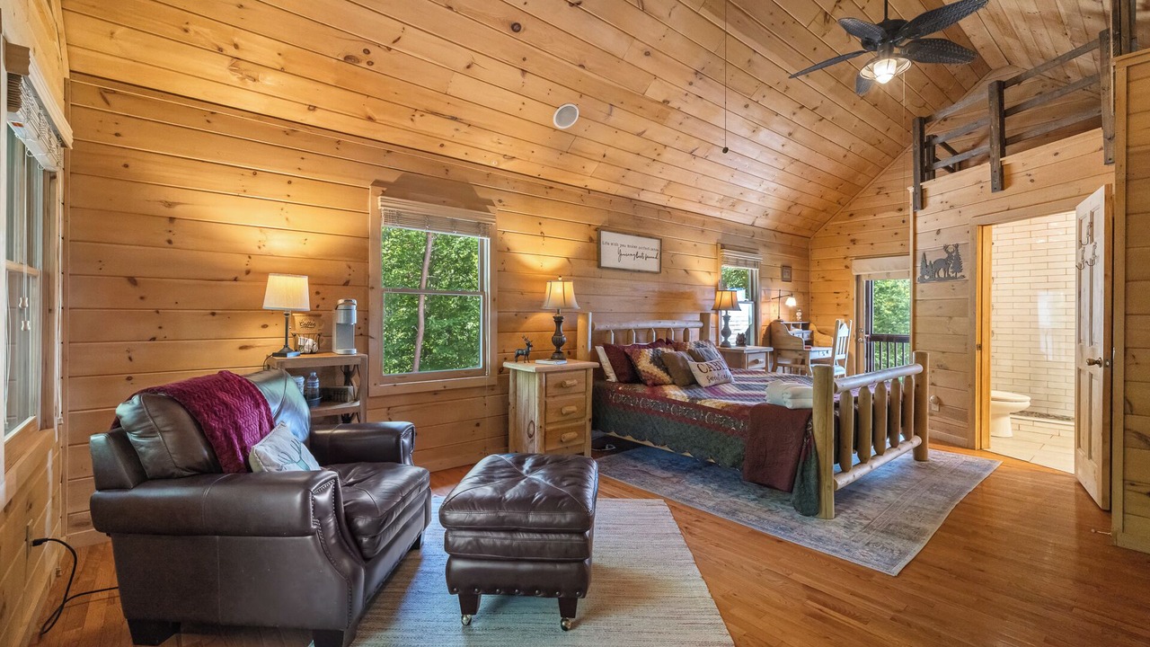 Photo of Livingroom in Ridges Over the Lake