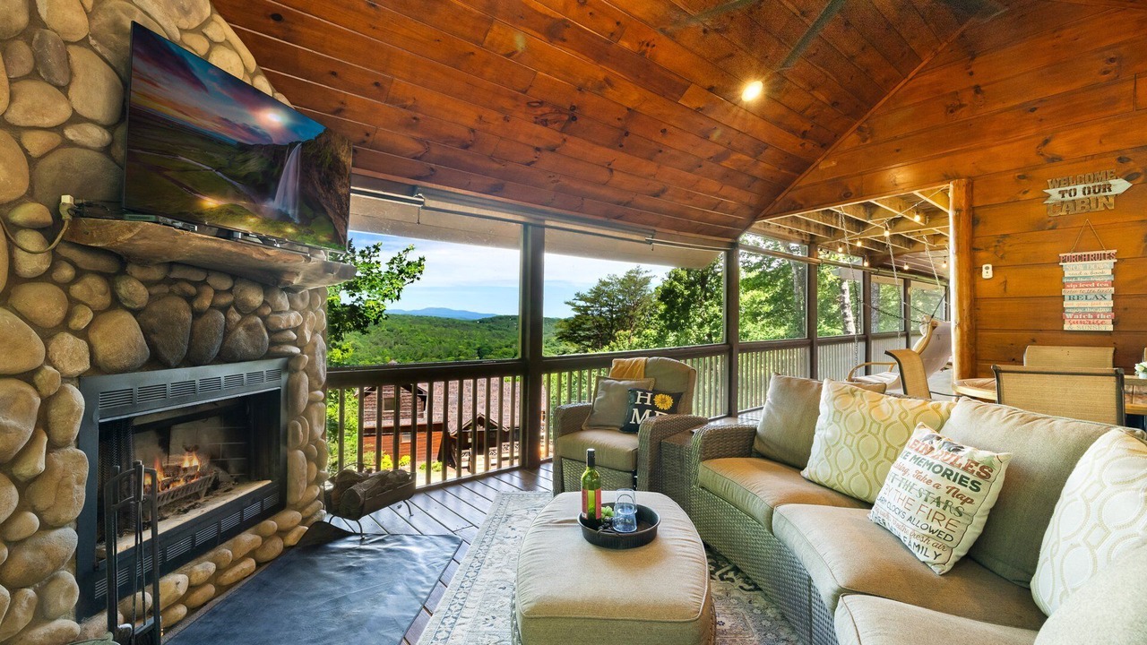 Photo of Livingroom in Ridges Over the Lake