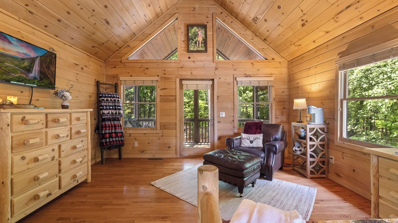 Photo of Livingroom in Ridges Over the Lake