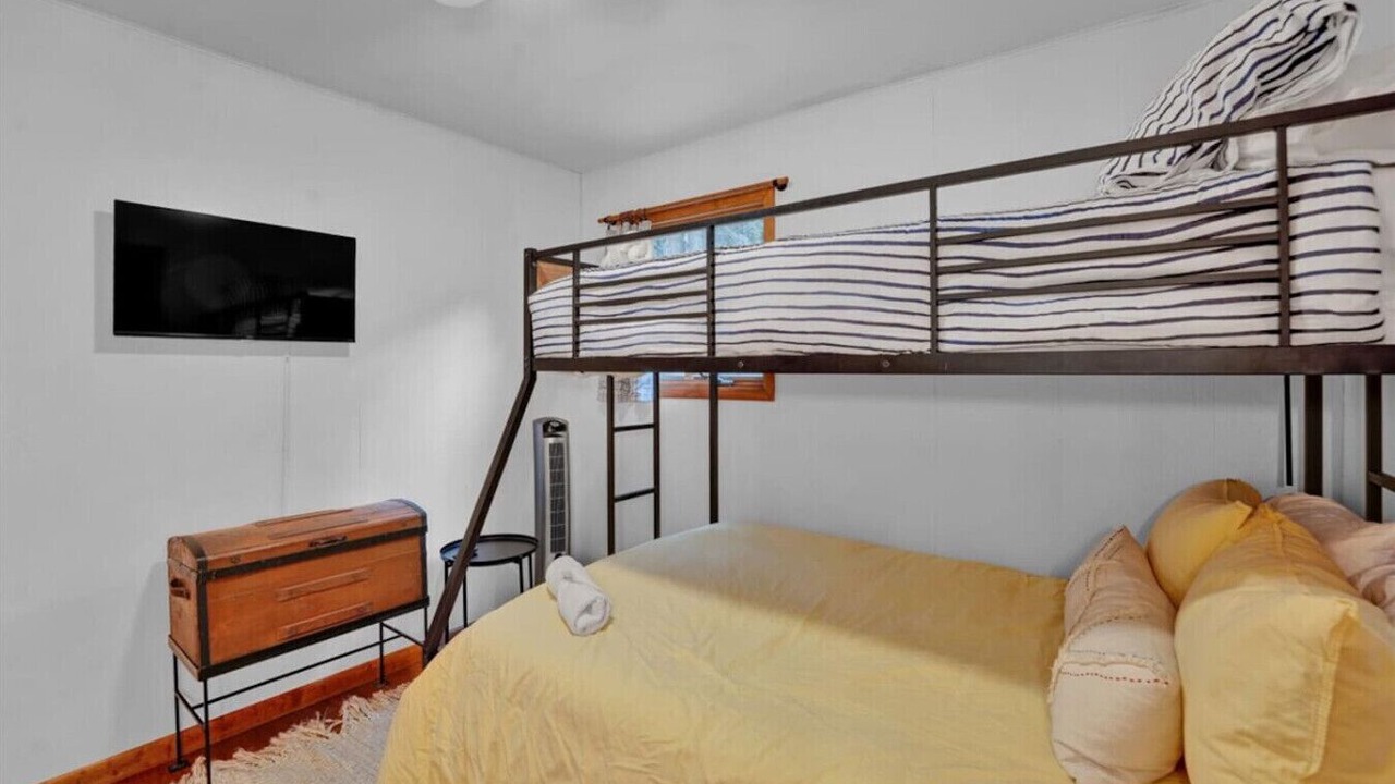 Photo of Bedroom in Blakeslee