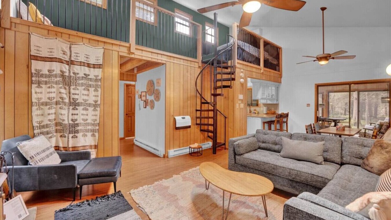 Photo of Livingroom in Blakeslee