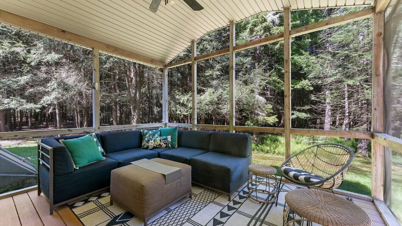 Photo of Livingroom in Blakeslee