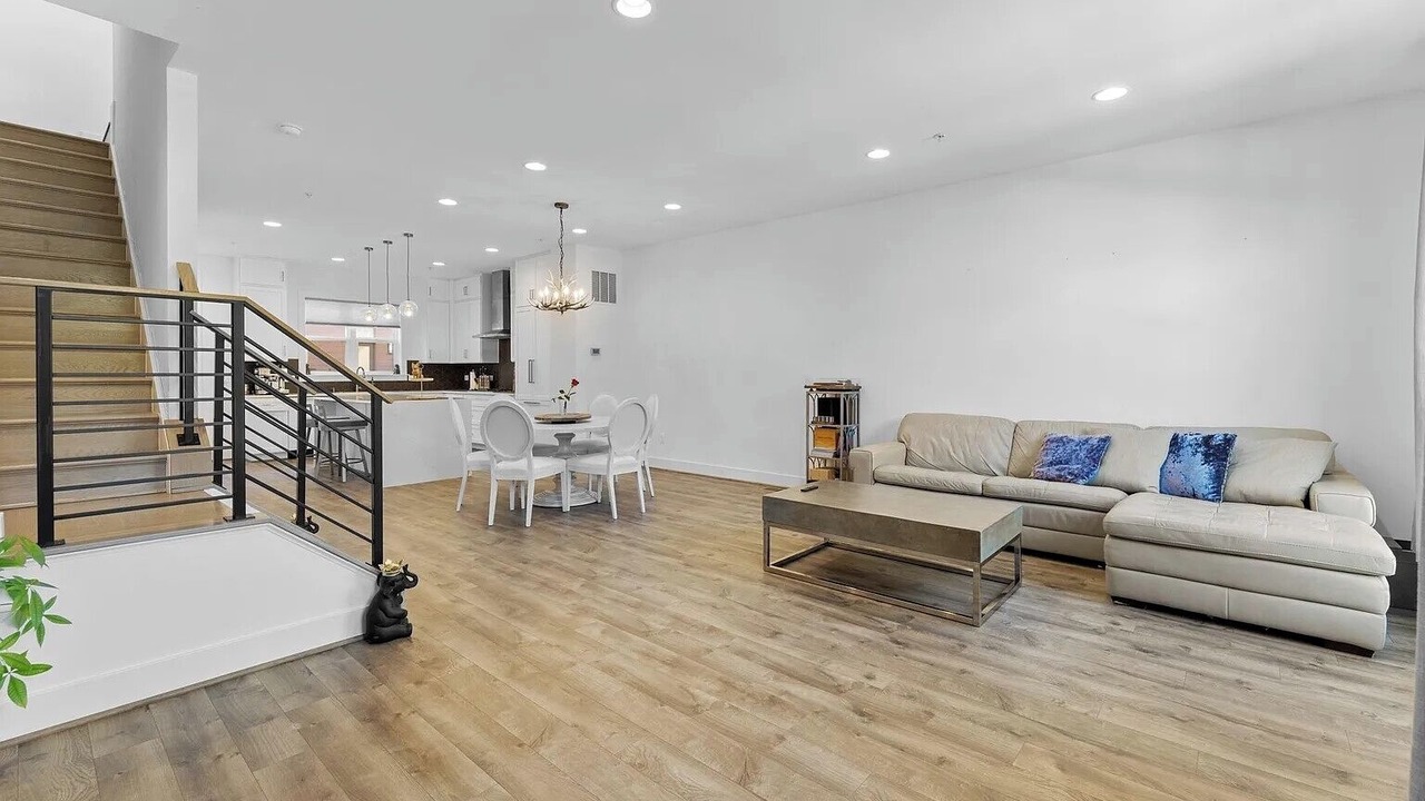 Photo of Livingroom in Rockville