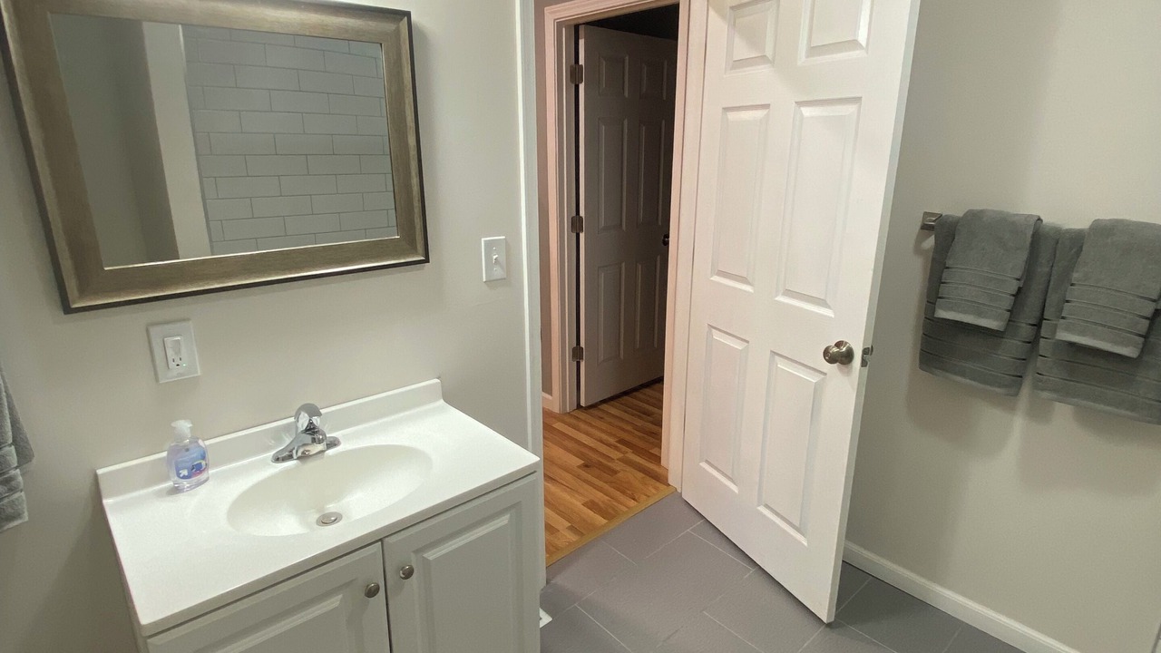Photo of Bathroom in Downtown Niagara Falls