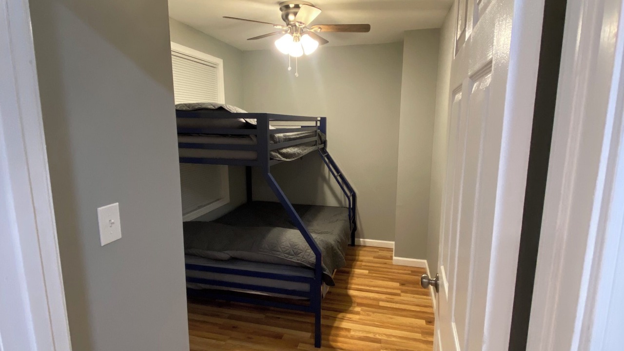 Photo of Bedroom in Downtown Niagara Falls
