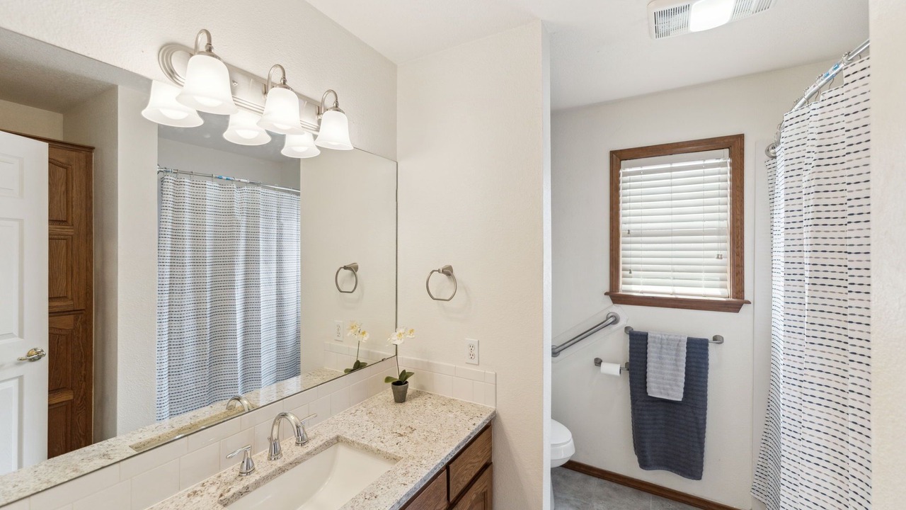 Photo of Bathroom in Pryor
