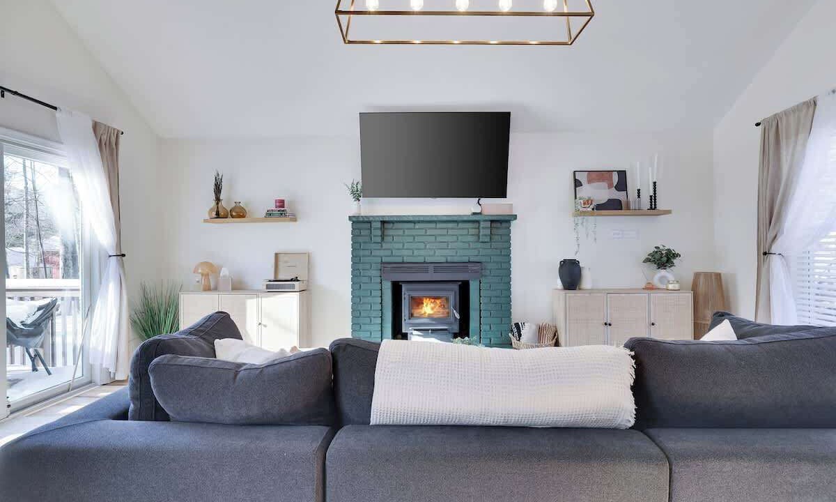 Photo of Livingroom in Tobyhanna
