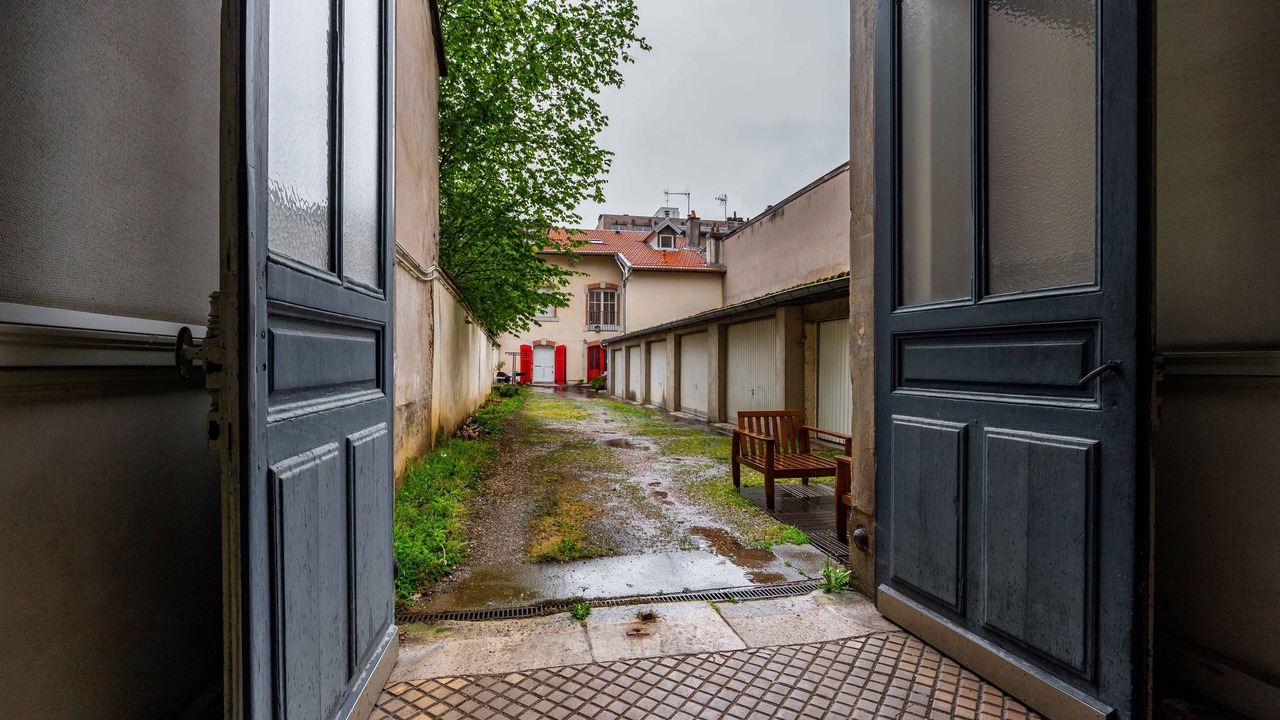 Photo of Outdoor in Poincare - Foch - Anatole France - Croix de Bourgogne