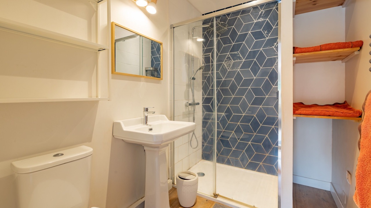 Photo of Bathroom in Calmont