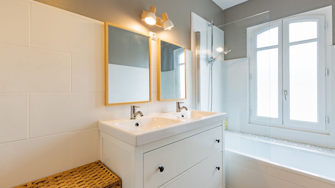Photo of Bathroom in Calmont