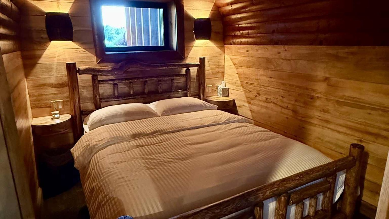 Photo of Bedroom in Cap-Bateau