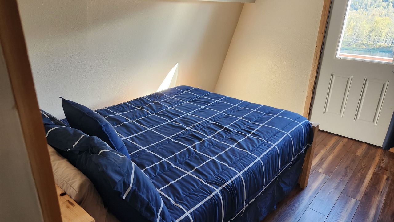 Photo of Bedroom in Lazy Mountain