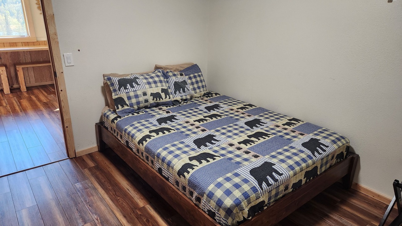 Photo of Bedroom in Lazy Mountain