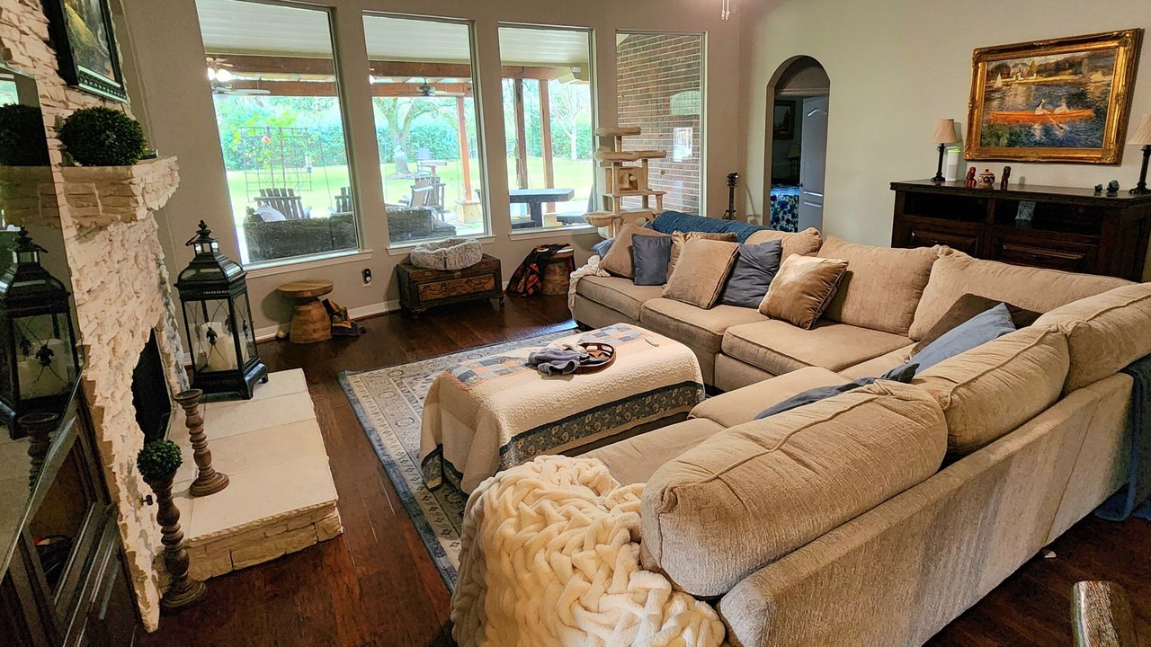 Photo of Livingroom in Cypress