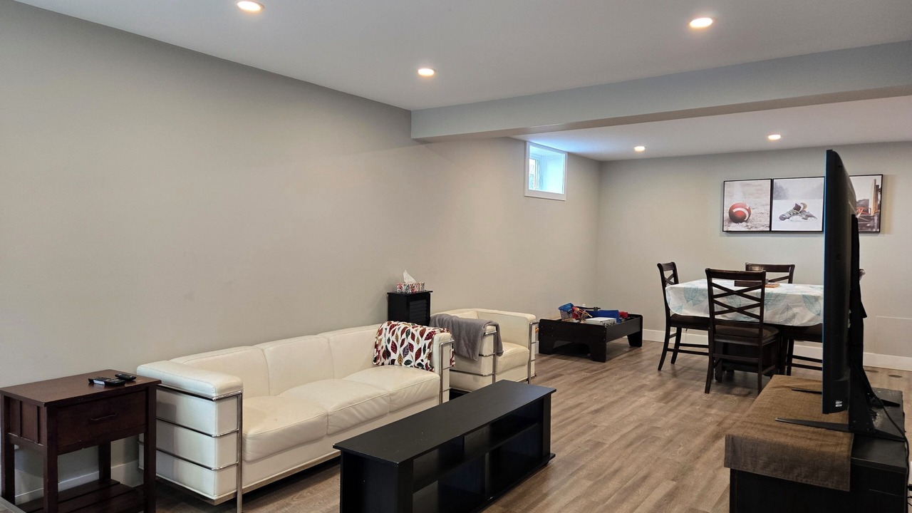 Photo of Livingroom in Terra Nova