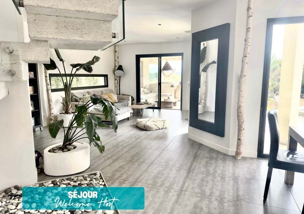 Photo of Livingroom in Teyran