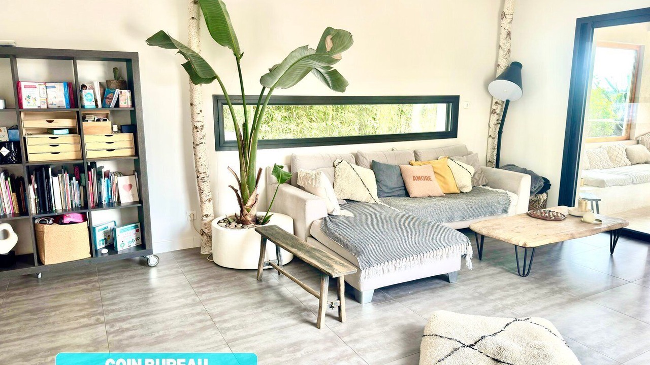 Photo of Livingroom in Teyran