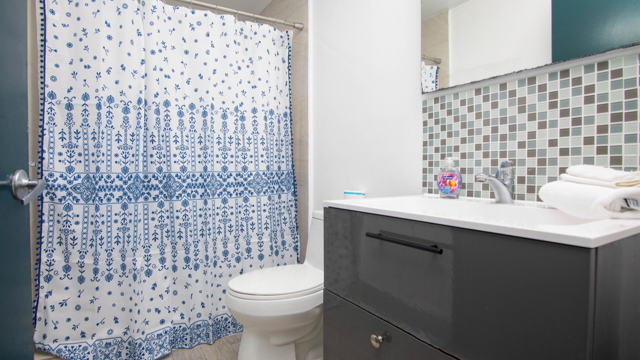 Photo of Bathroom in West Avenue