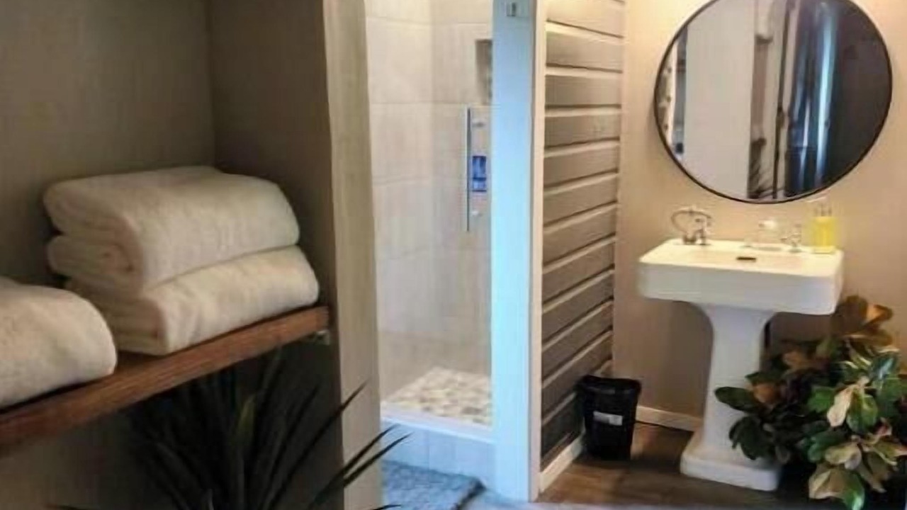 Photo of Bathroom in Mer Rouge