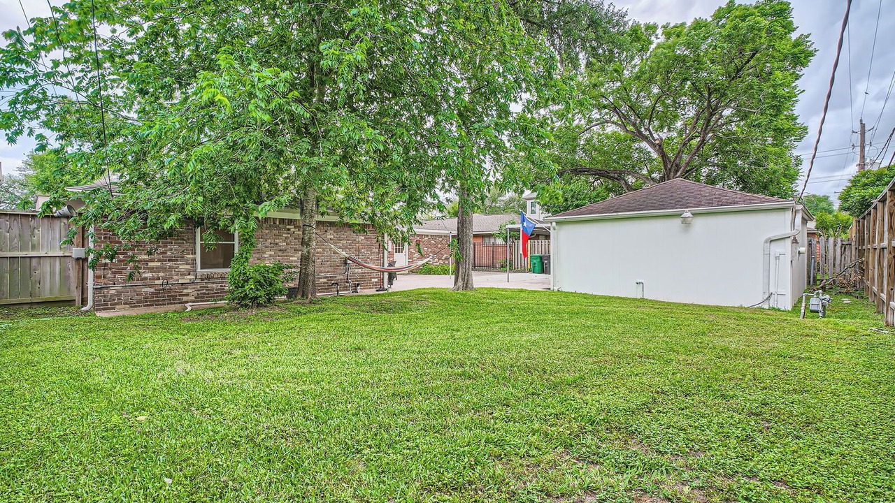 Photo of Outdoor in Braeswood Place