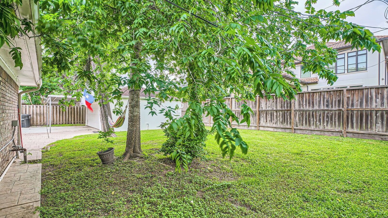 Photo of Outdoor in Braeswood Place