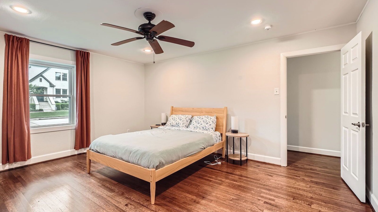Photo of Bedroom in Braeswood Place