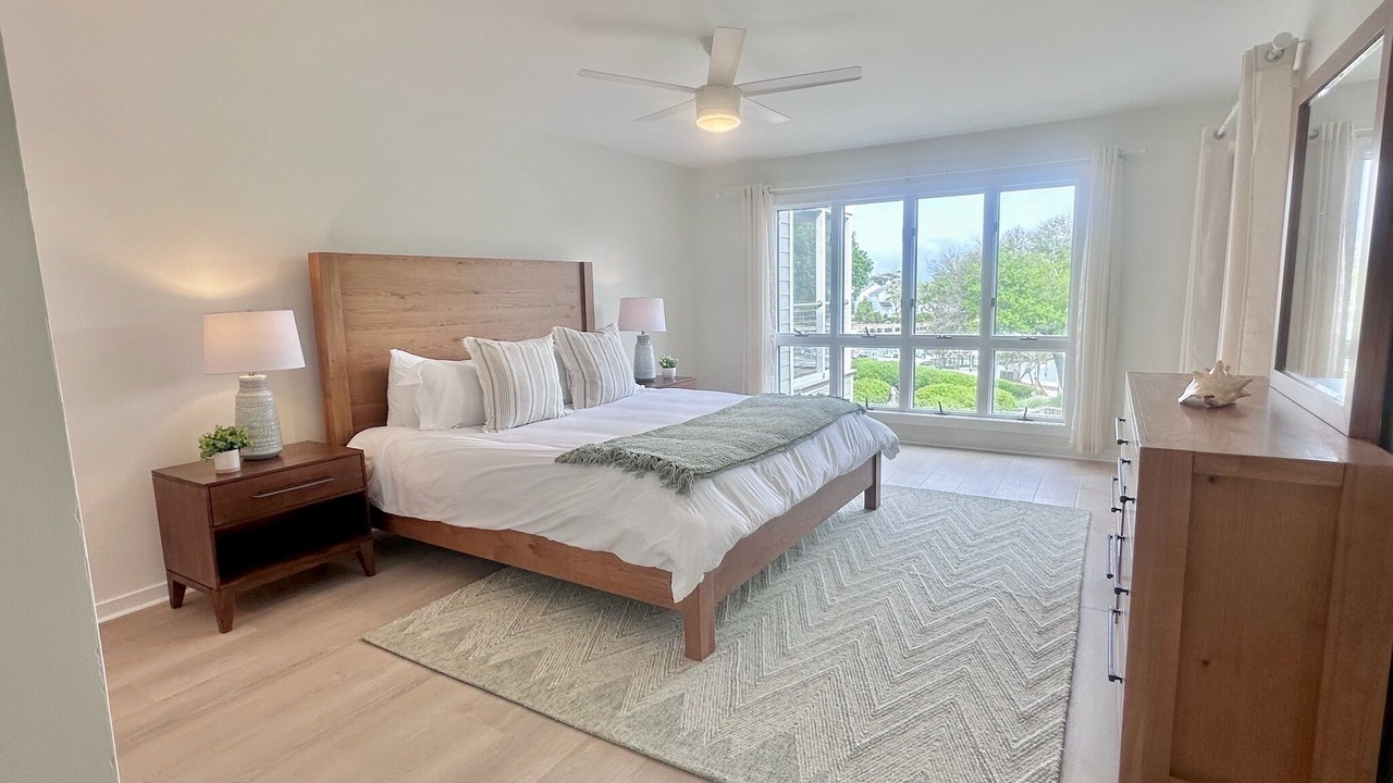 Photo of Bedroom in Pine Knoll Shores
