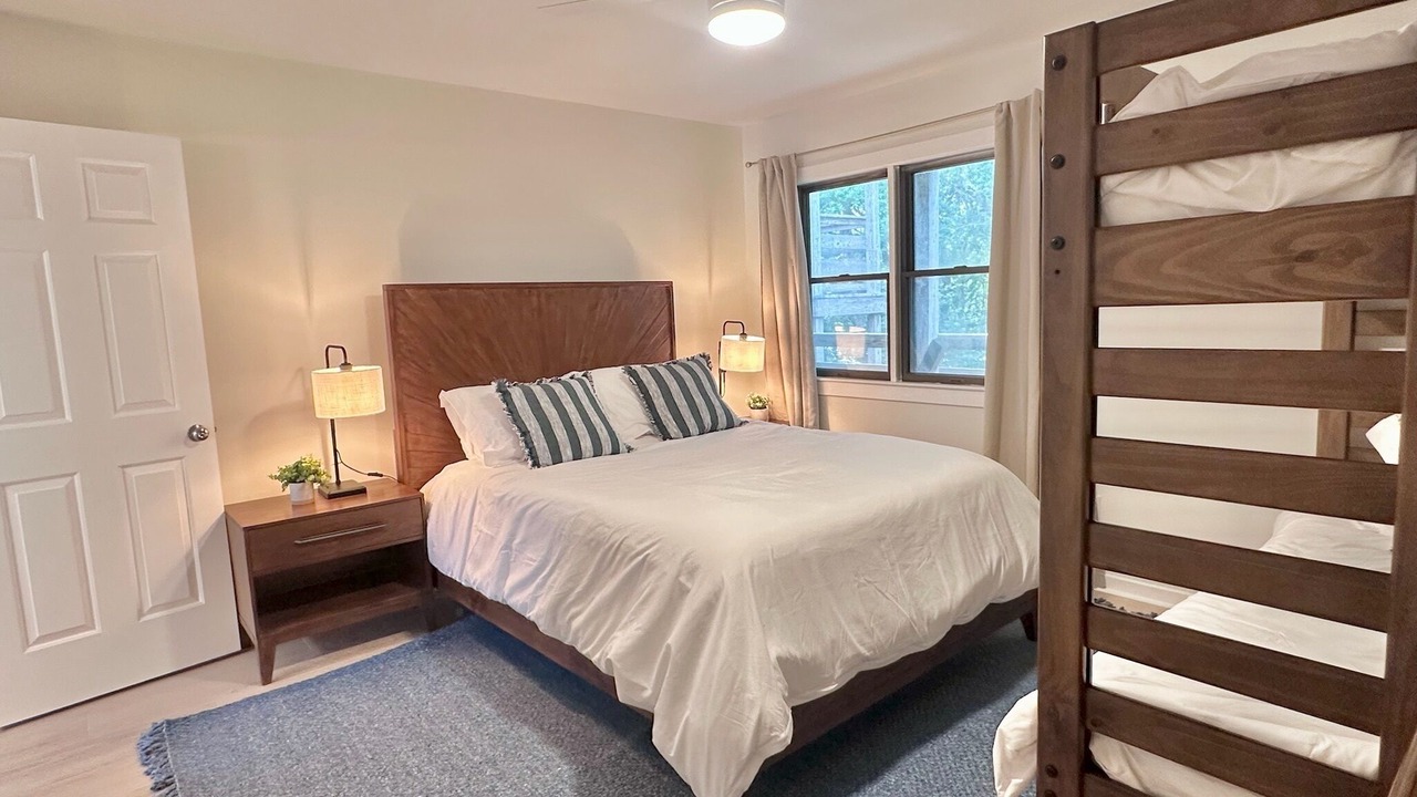 Photo of Bedroom in Pine Knoll Shores