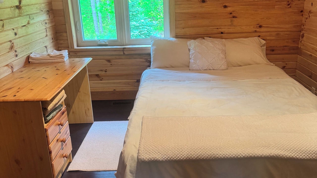 Photo of Bedroom in Cordova Mines