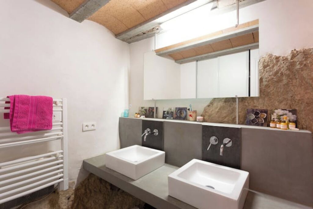 Photo of Bathroom in Saint-Guilhem-le-Desert