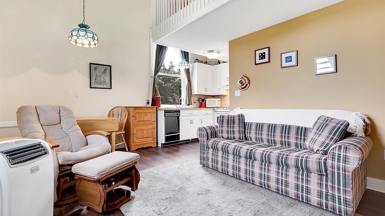 Photo of Livingroom in Bethel