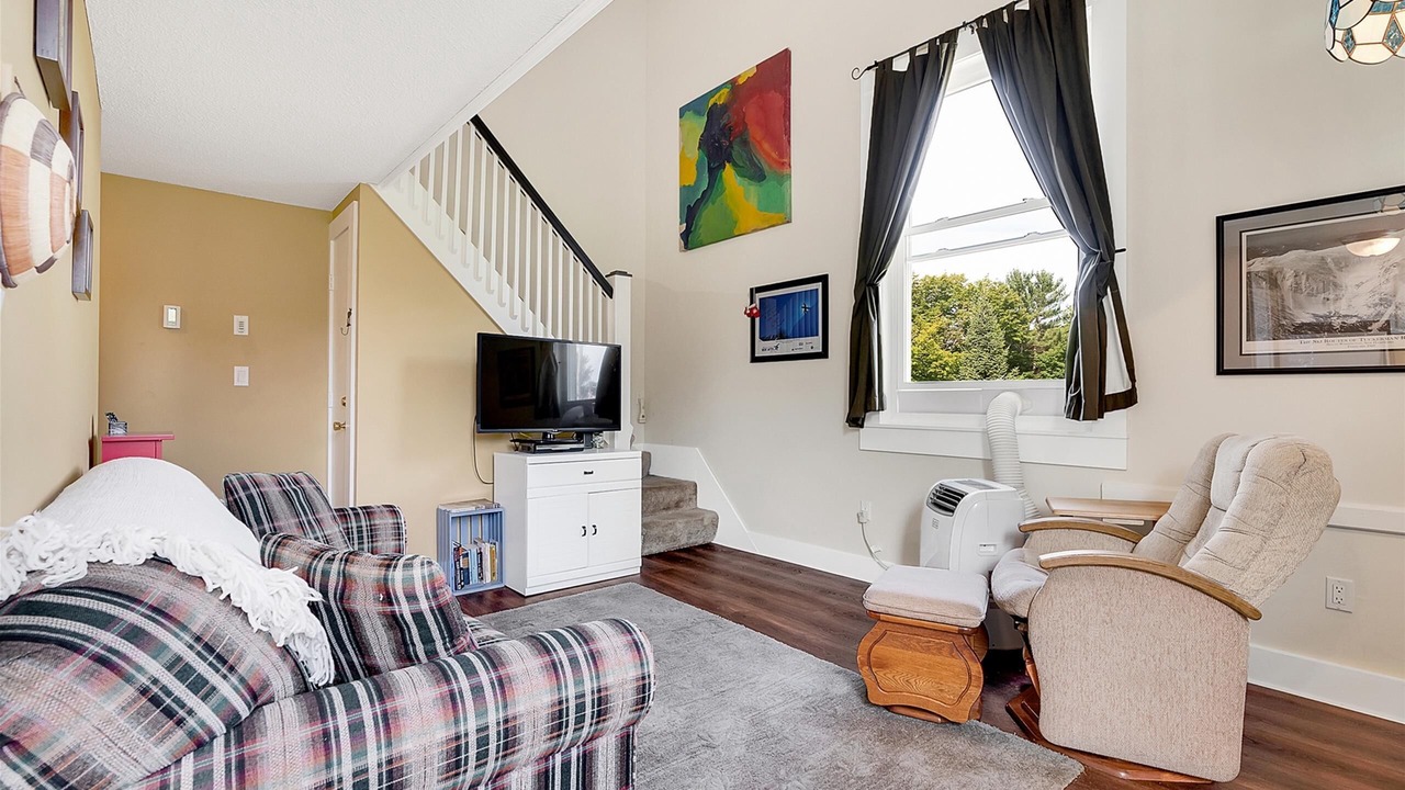 Photo of Livingroom in Bethel