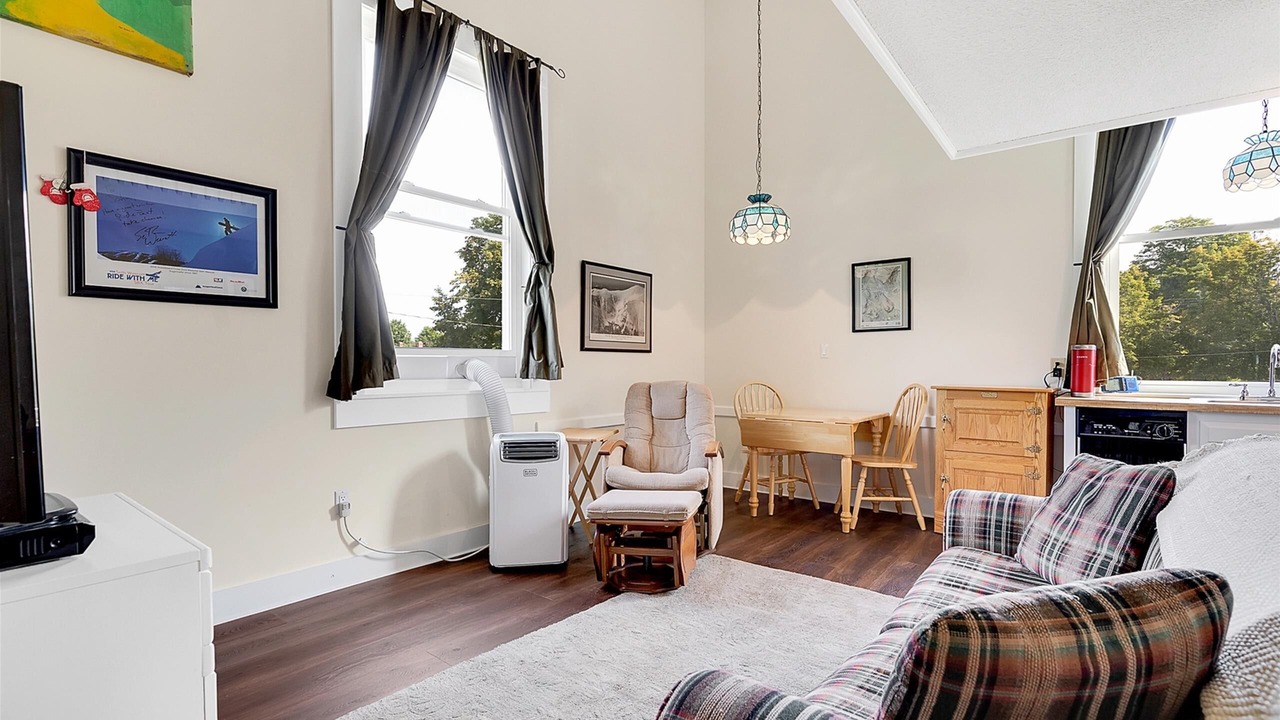 Photo of Livingroom in Bethel