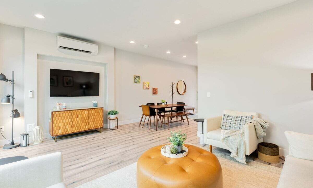 Photo of Livingroom in Lower Queen Anne