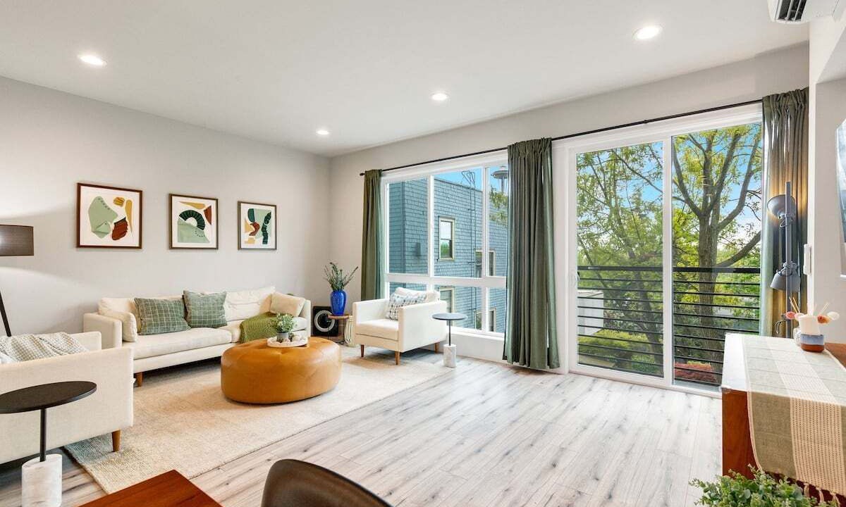 Photo of Livingroom in Lower Queen Anne