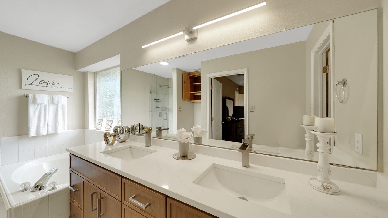 Photo of Bathroom in Justin