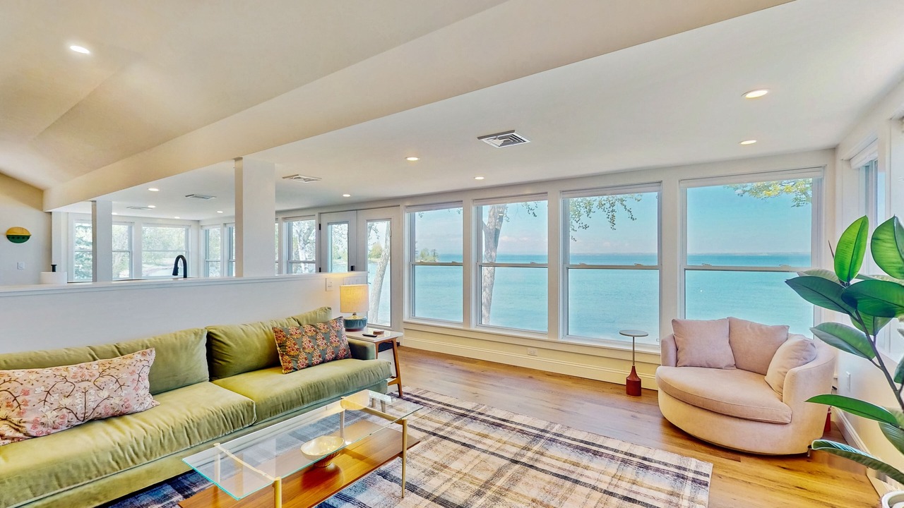 Photo of Livingroom in Malletts Bay