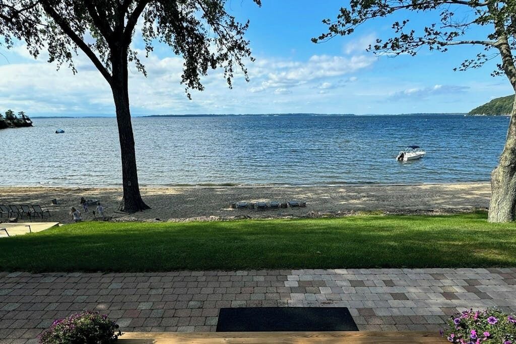 Photo of Others in Malletts Bay