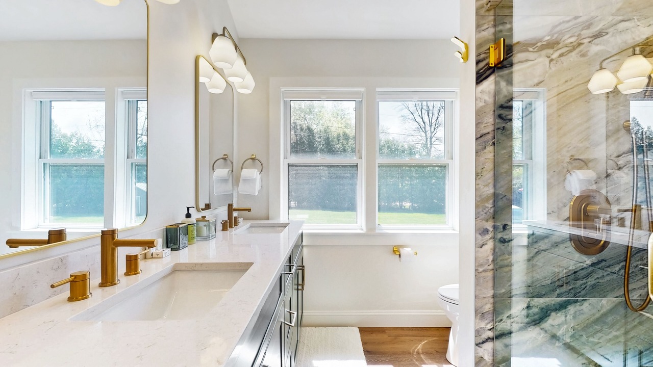 Photo of Bathroom in Malletts Bay