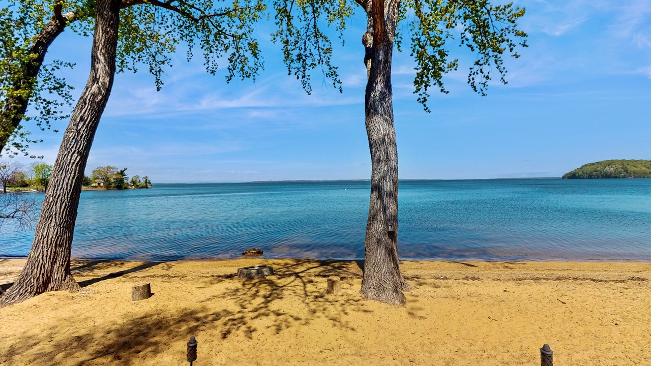 Photo of Others in Malletts Bay